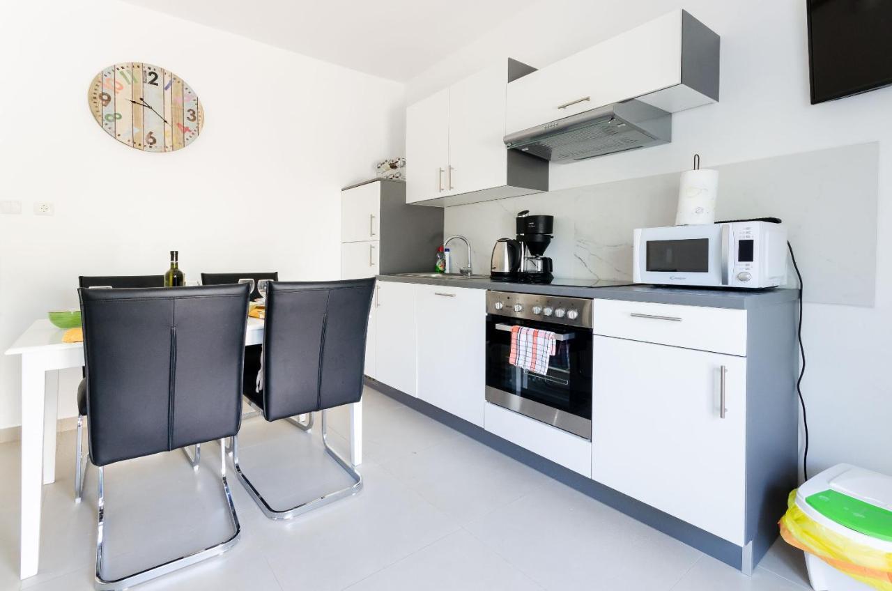 Apartments And Rooms Bianca Barbat na Rabu Exterior photo