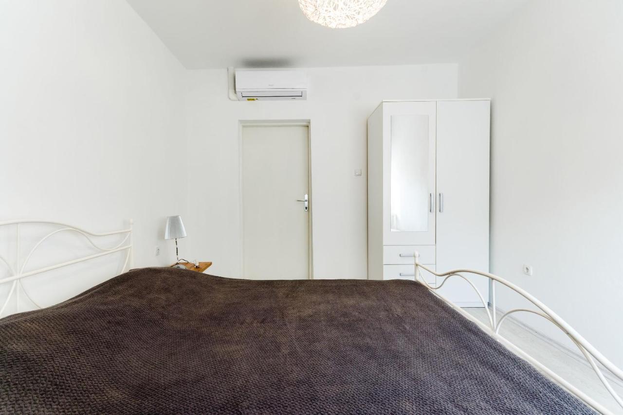 Apartments And Rooms Bianca Barbat na Rabu Exterior photo