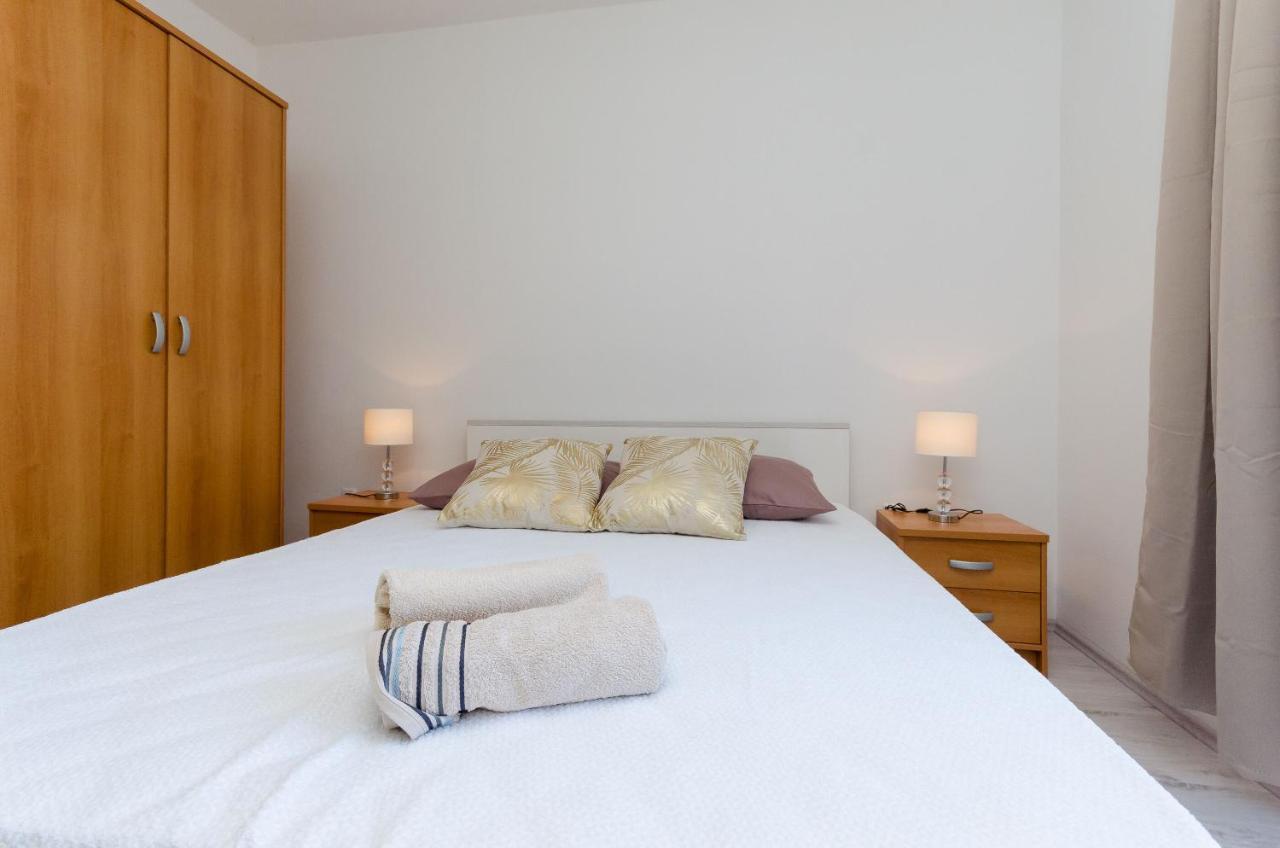 Apartments And Rooms Bianca Barbat na Rabu Exterior photo