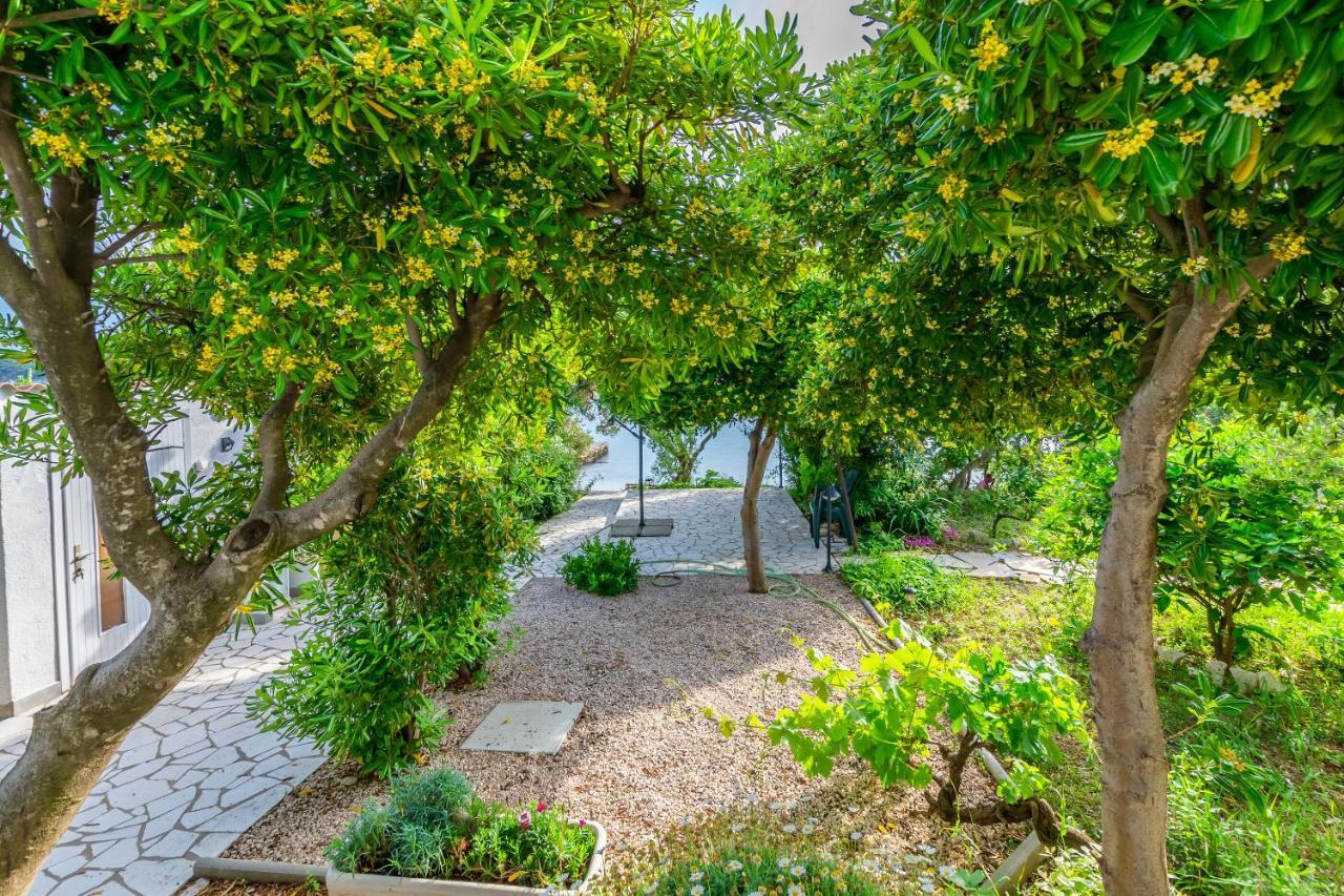 Apartments And Rooms Bianca Barbat na Rabu Exterior photo
